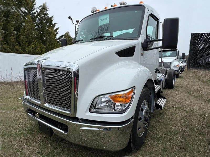 2025 Kenworth T380