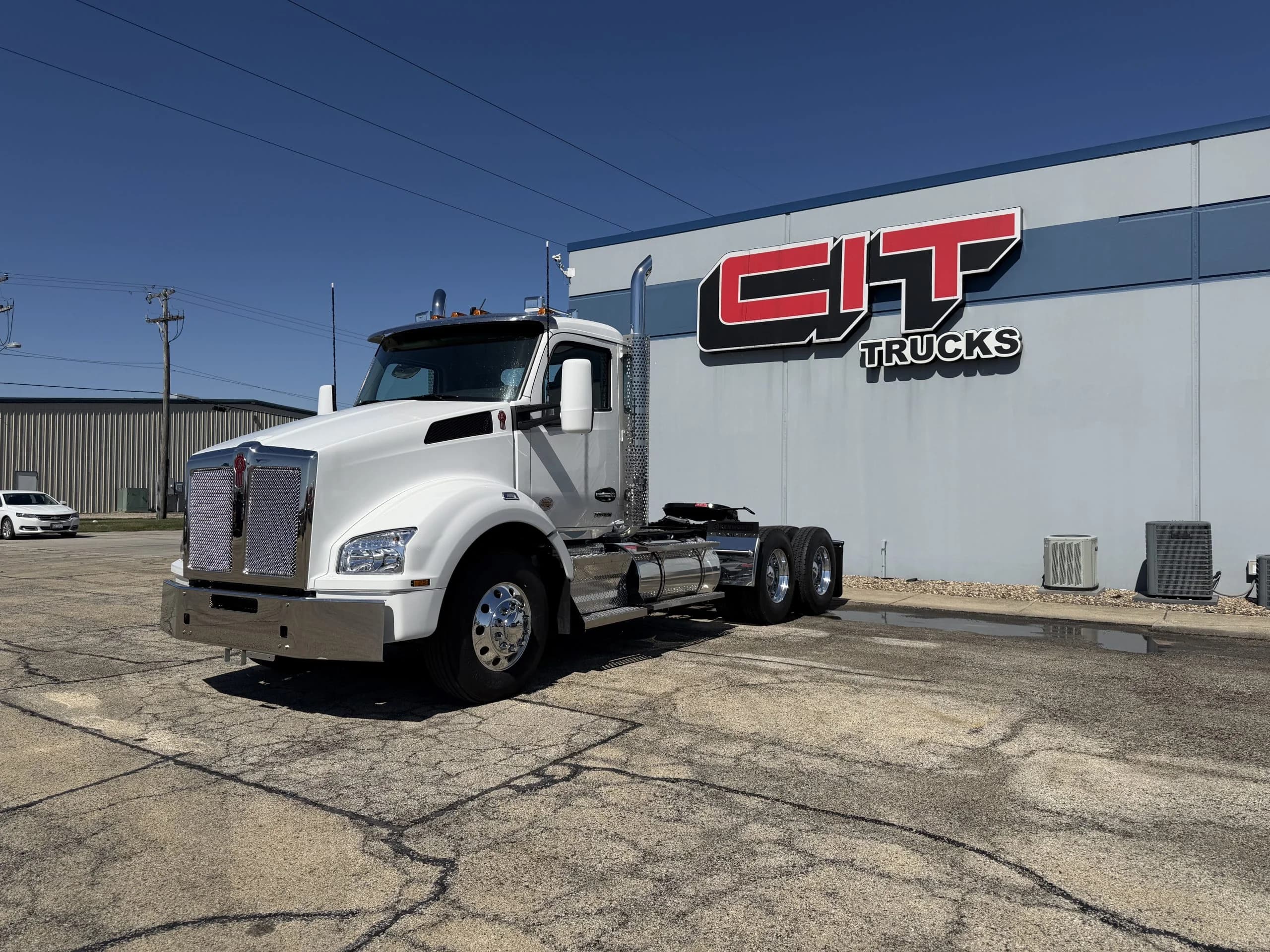 2027 Kenworth T880