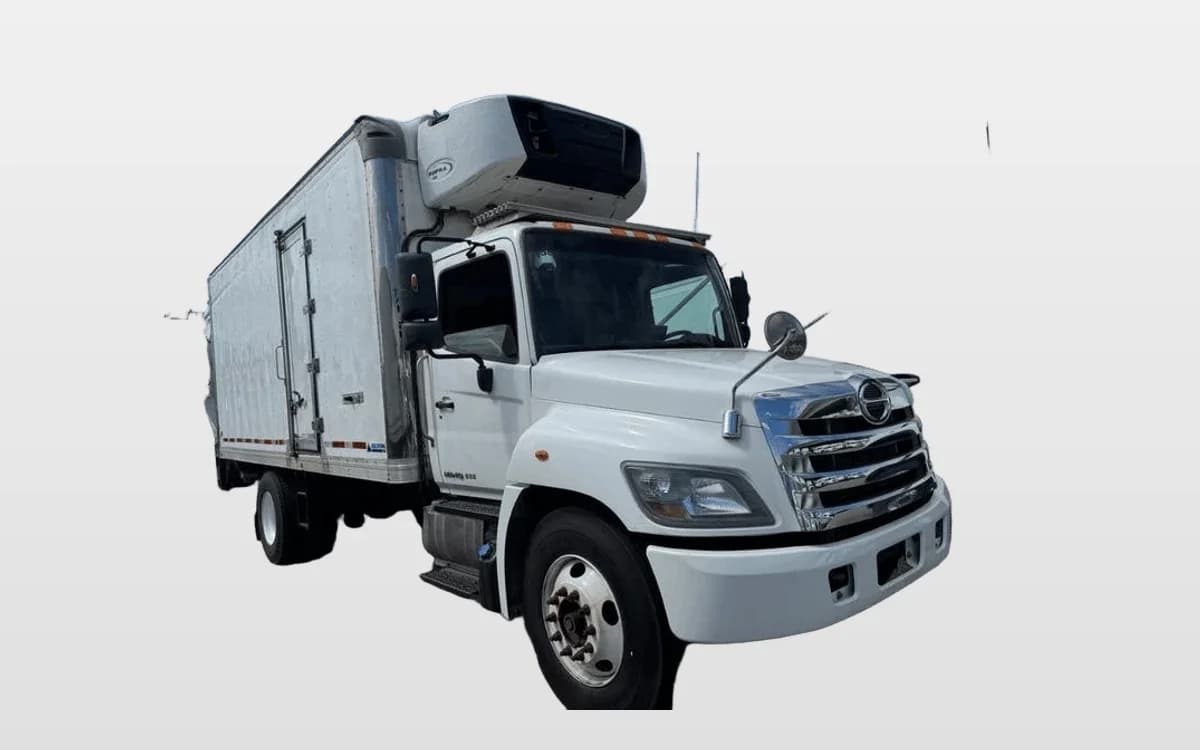 2019 Hino 268 — photo 1