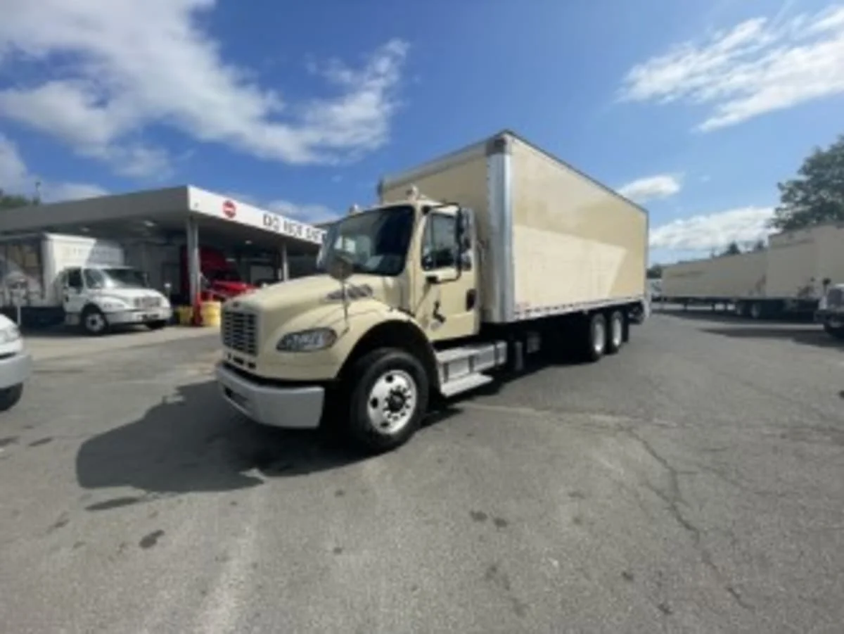 2017 Freightliner M2 106