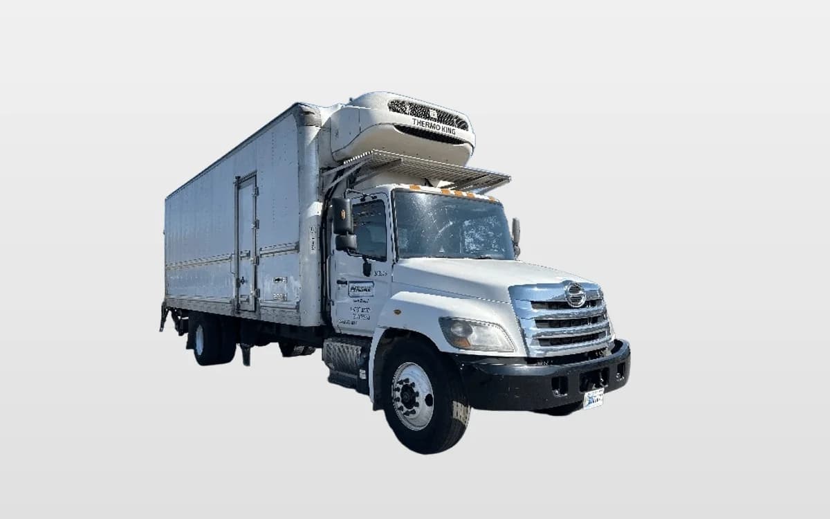 2020 Hino 268 — photo 1