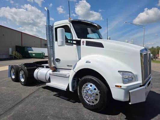 2022 Kenworth T880