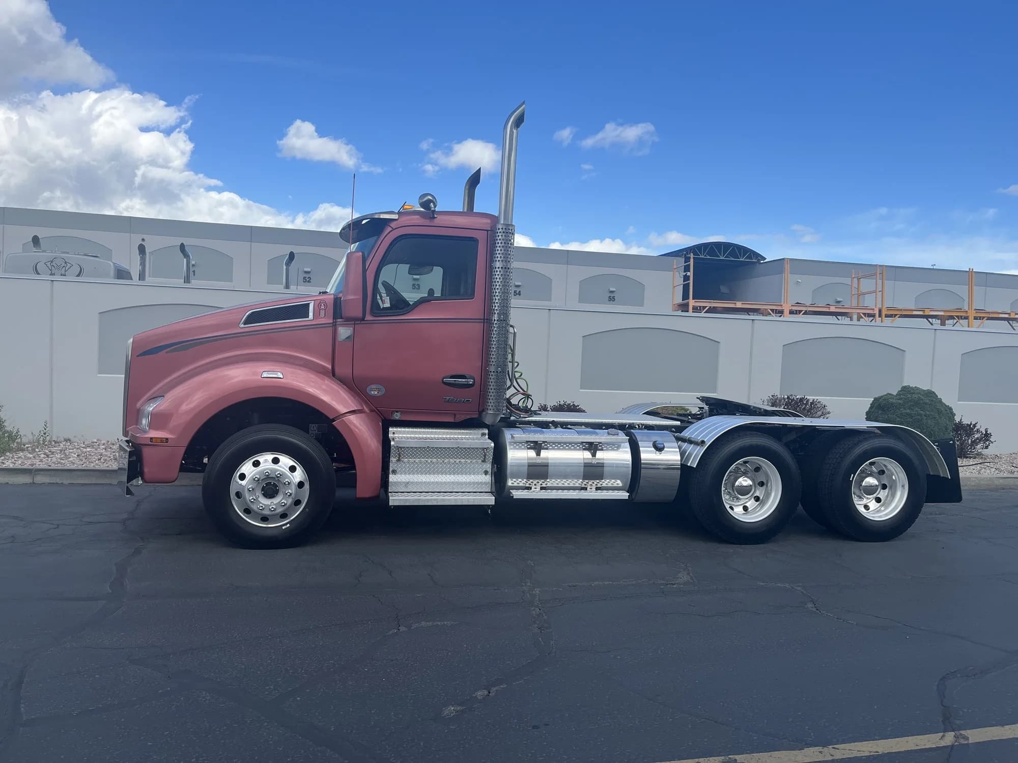 2024 Kenworth T880