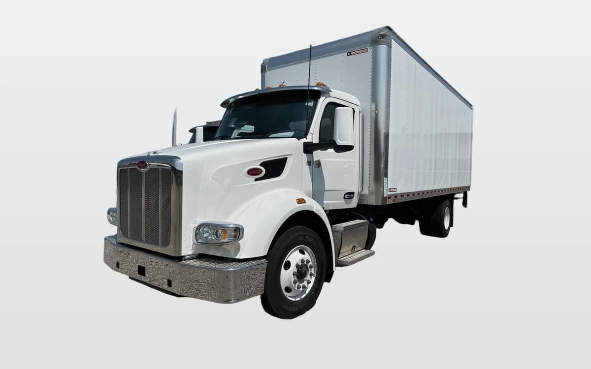 2025 Peterbilt 567 — photo 1
