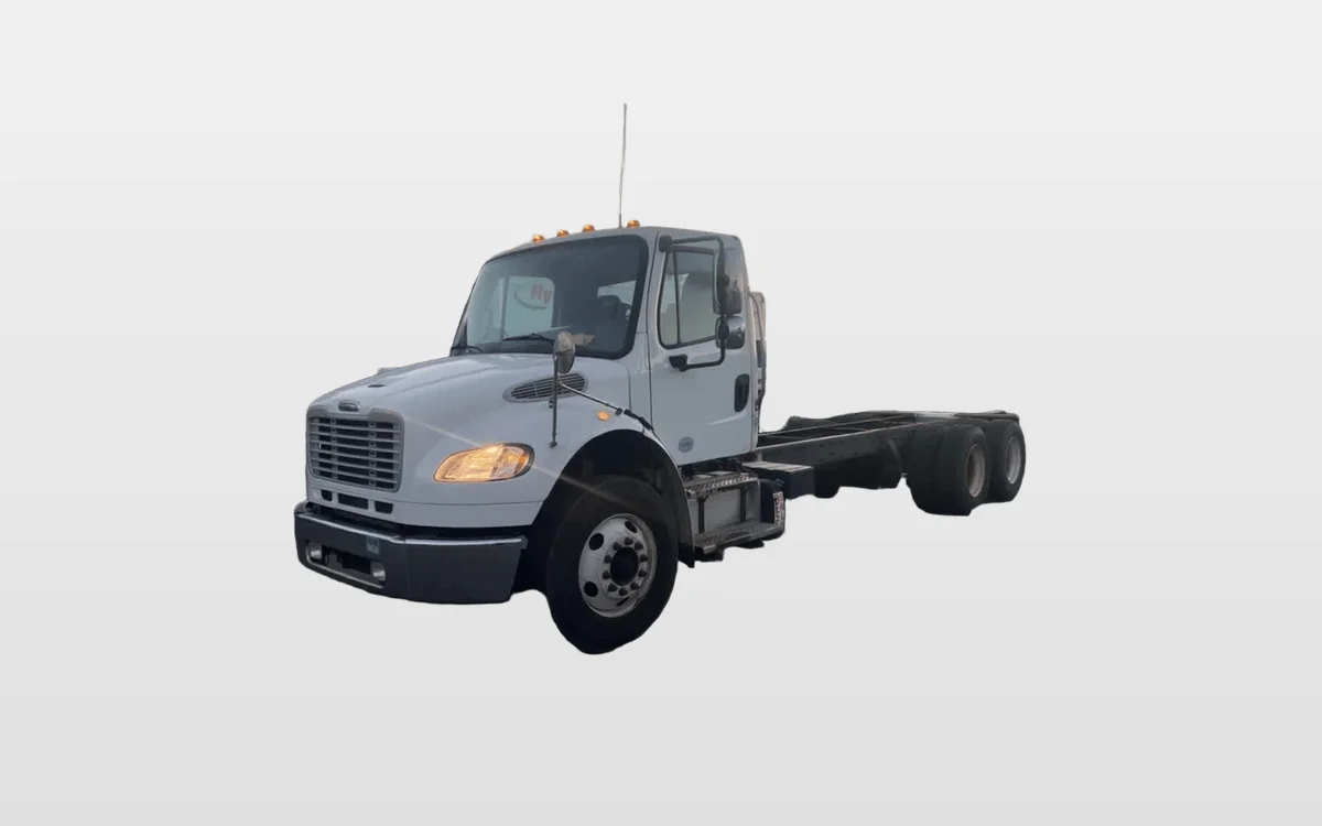 2016 Freightliner M2 106 — photo 1