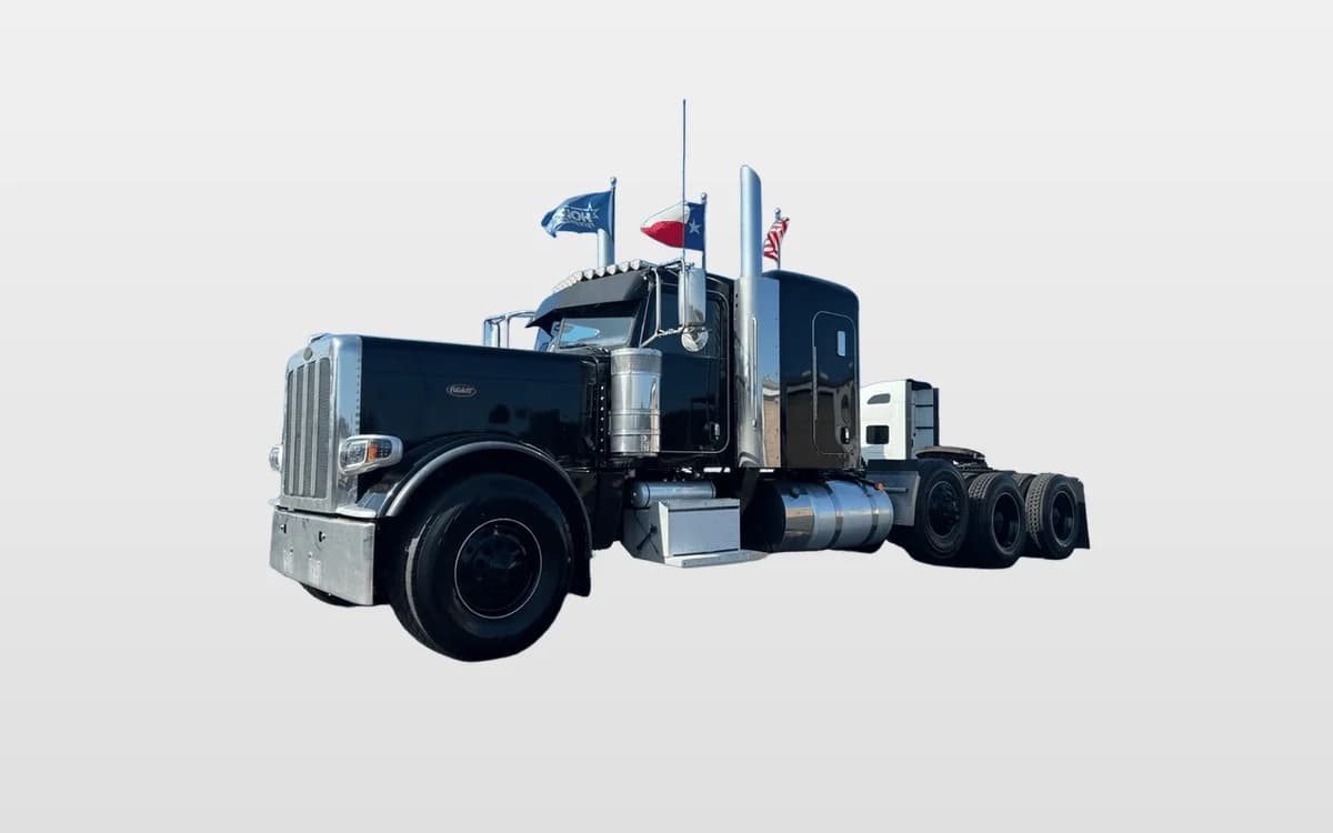 2023 Peterbilt 389 — photo 1