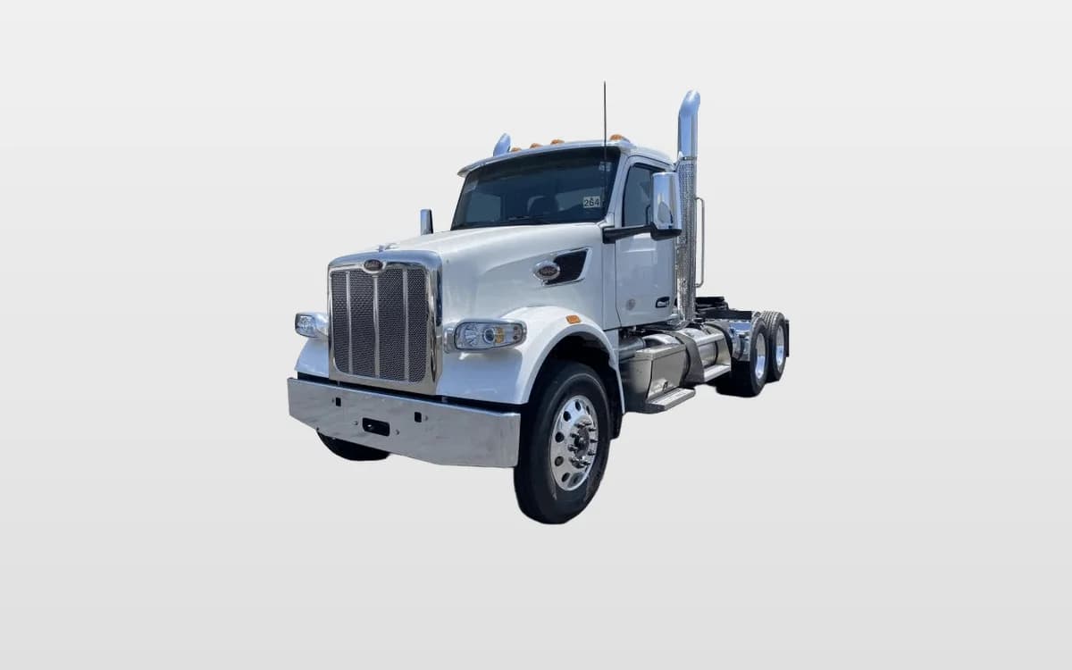 2025 Peterbilt 567 — photo 1