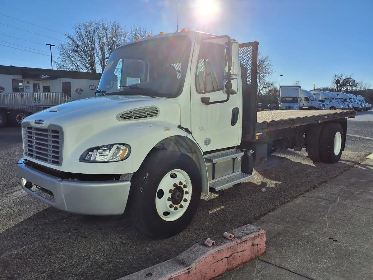 2015 Freightliner M2 106