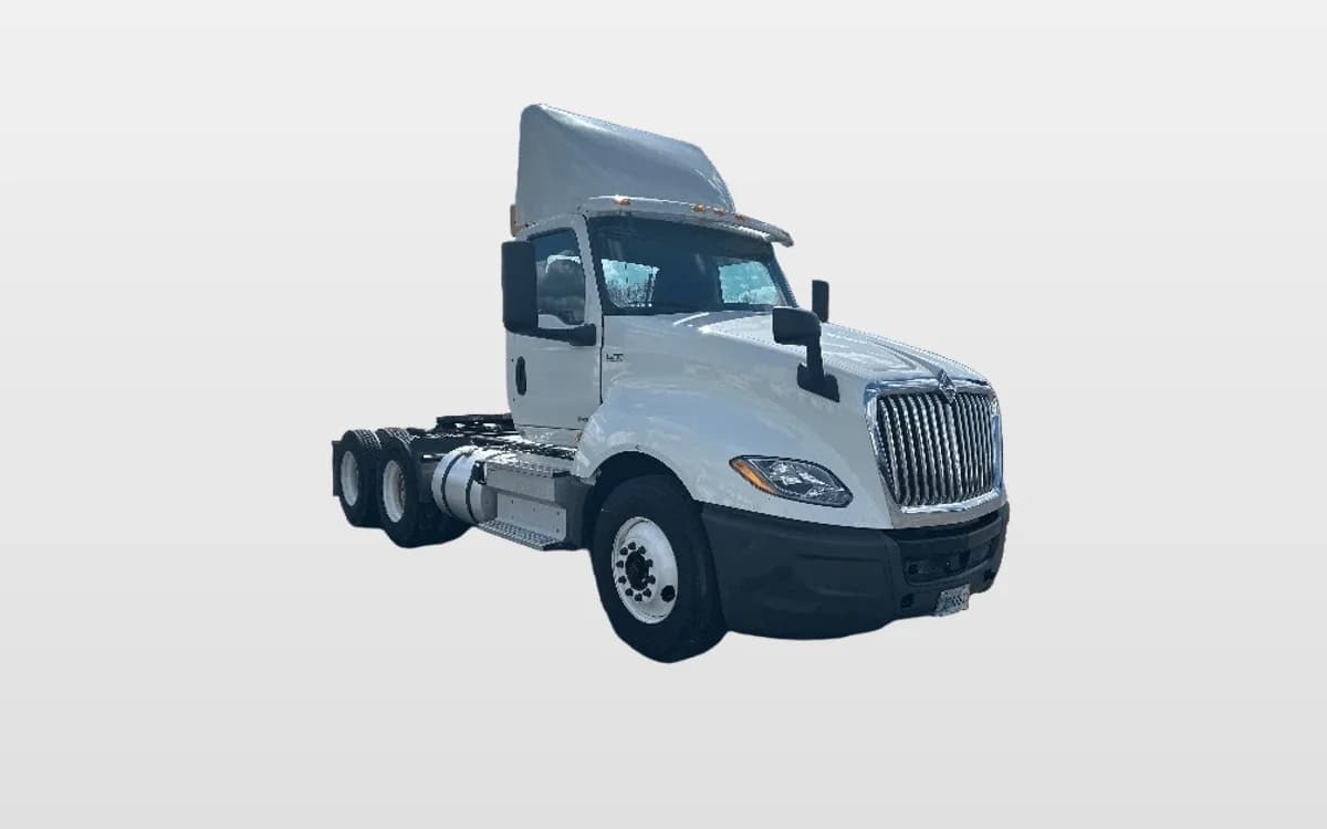 2019 International LT — photo 1