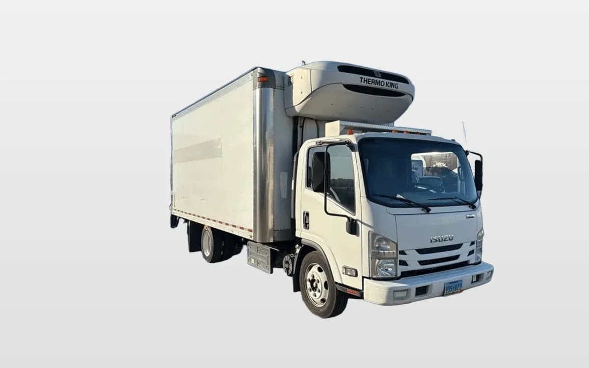 2018 Isuzu NQR — photo 1