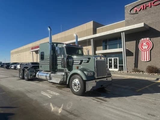 2026 Kenworth W900