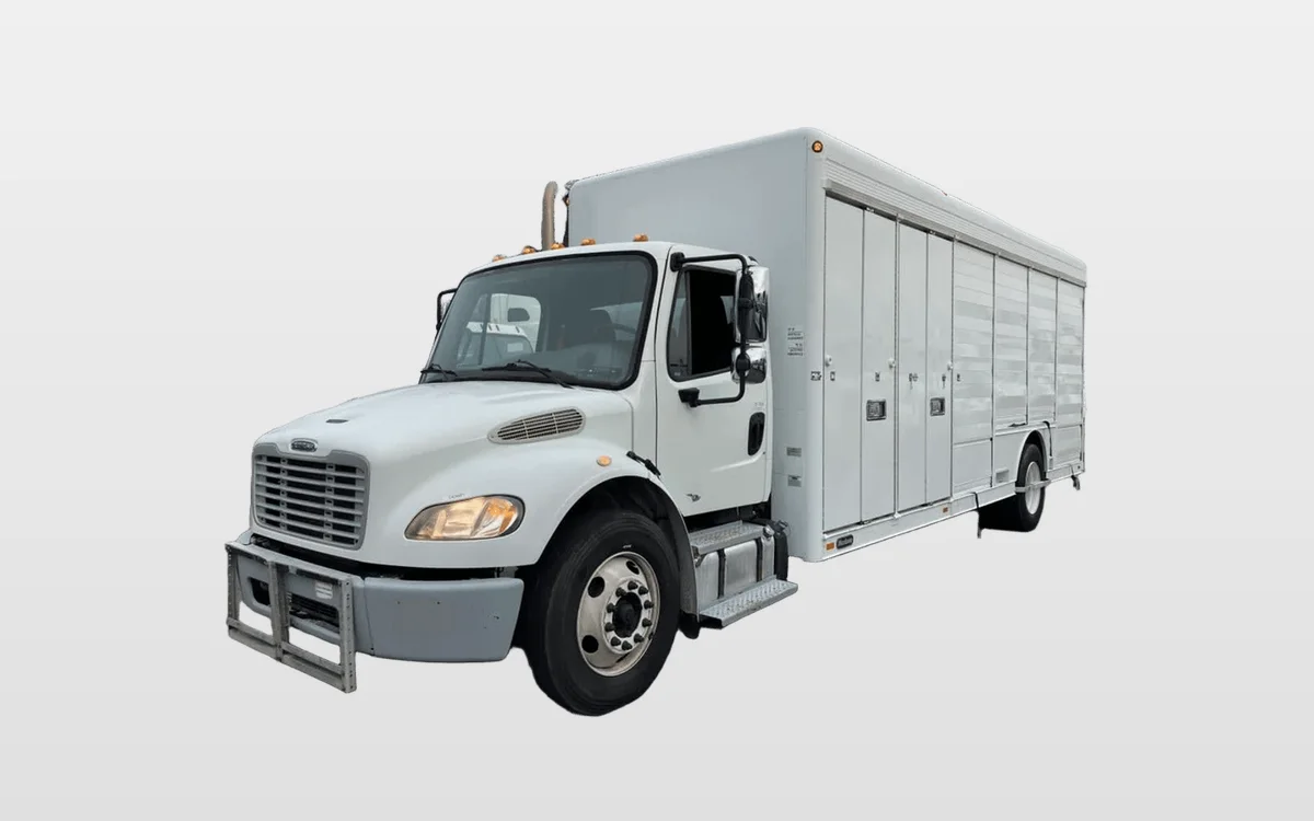 2014 Freightliner M2 106 — photo 1