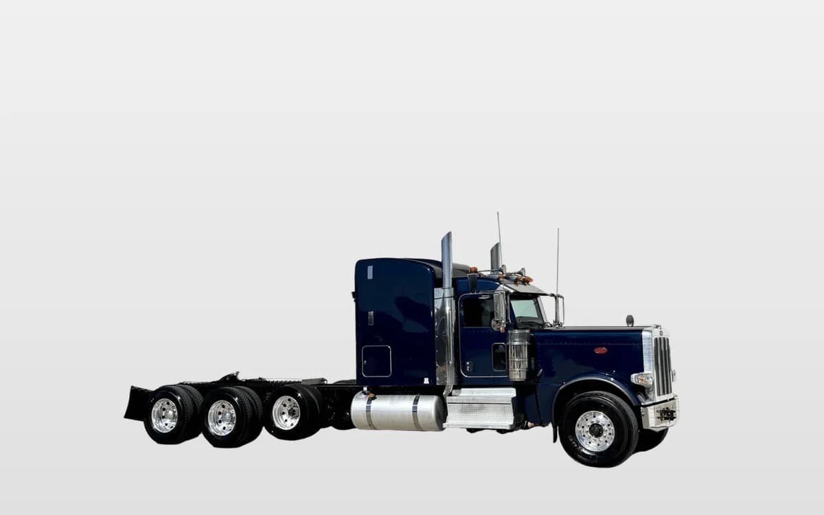 2024 Peterbilt 389 — photo 1