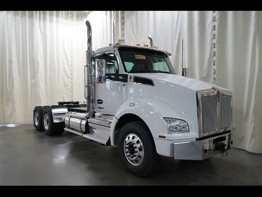 2027 Kenworth T880
