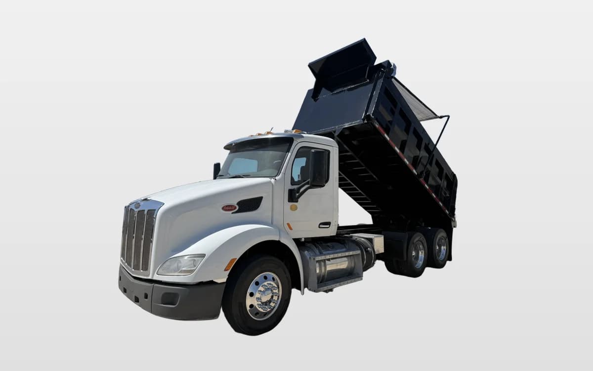 2017 Peterbilt 579 — photo 1