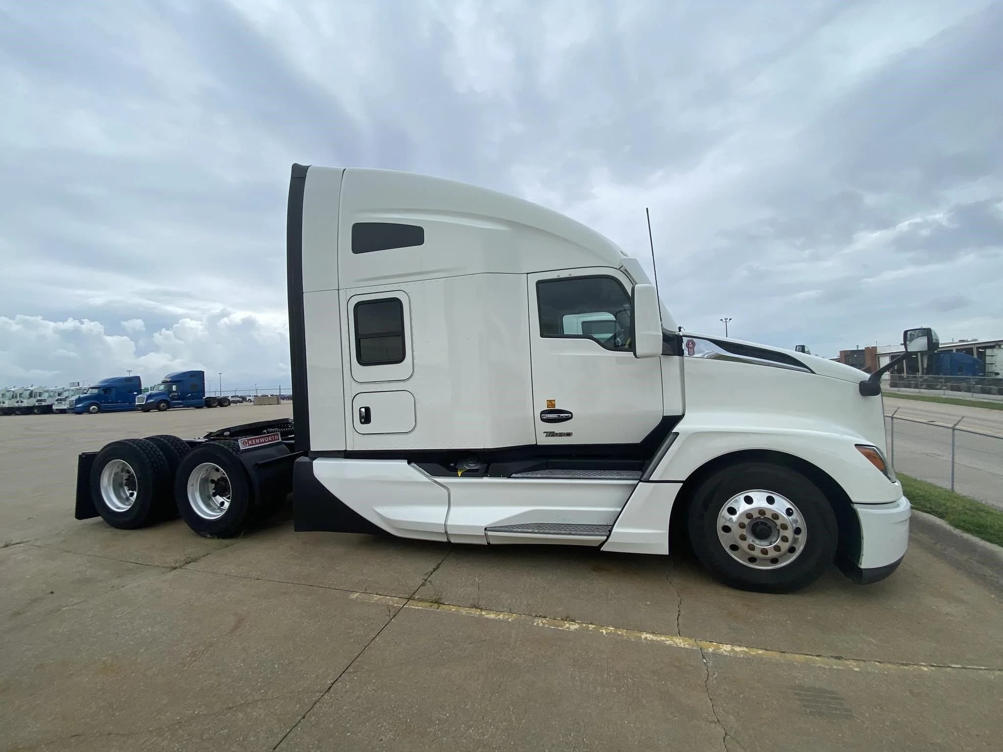 2023 Kenworth T680