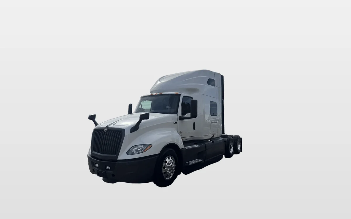 2023 International LT — photo 1