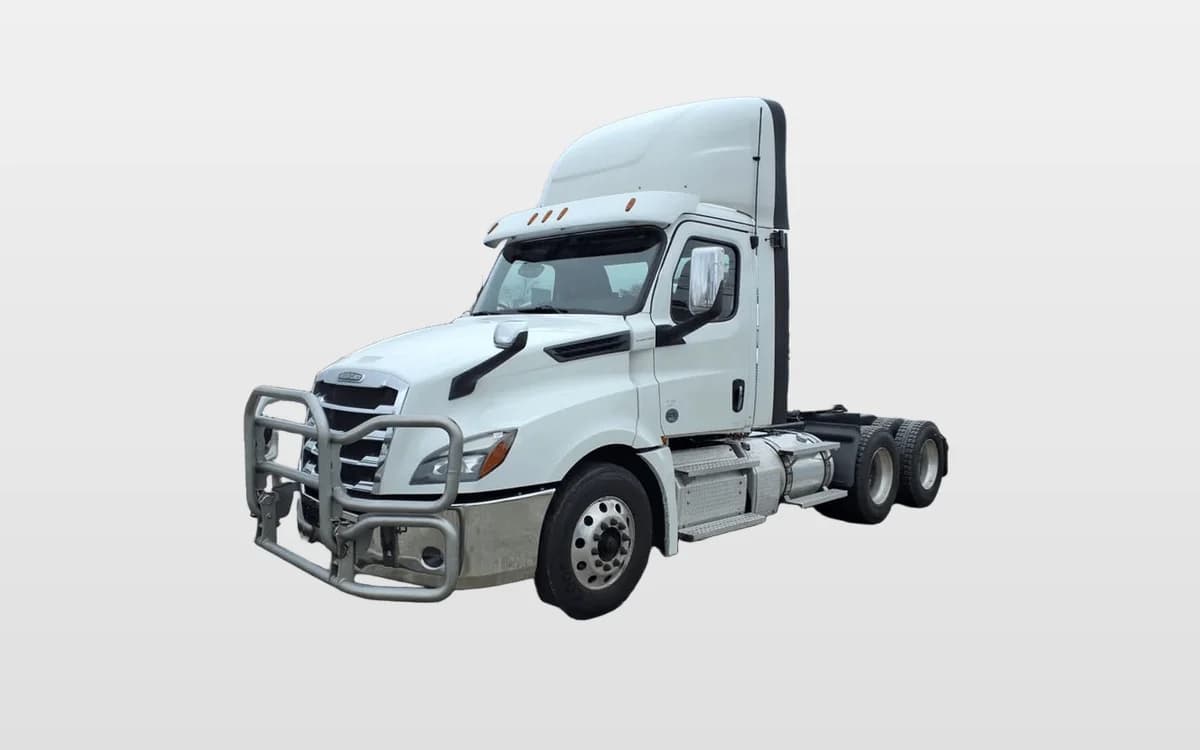 2020 Freightliner Cascadia — photo 1