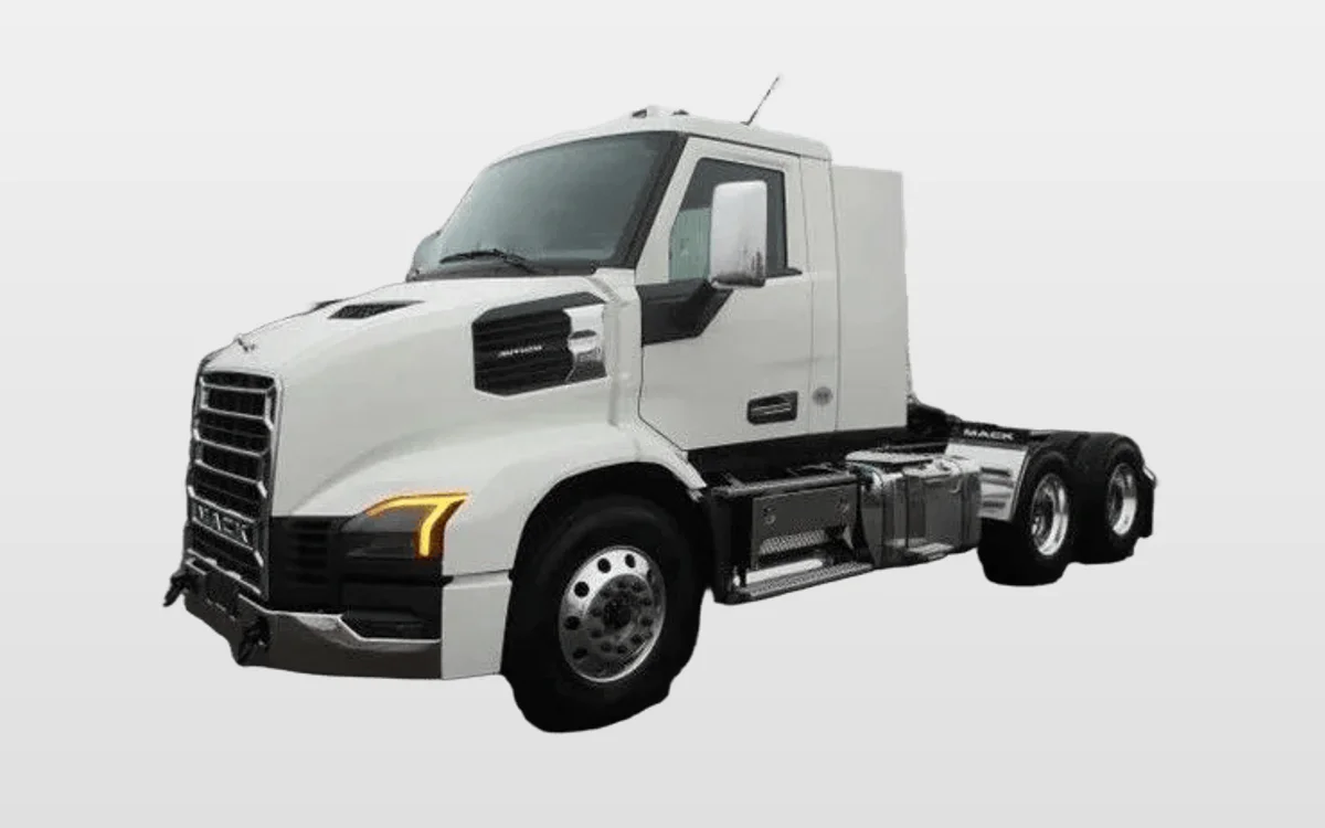 2027 Mack Anthem — photo 1