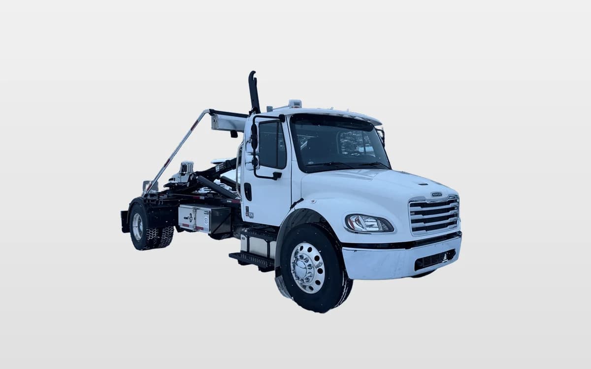 2026 Freightliner M2 106 — photo 1