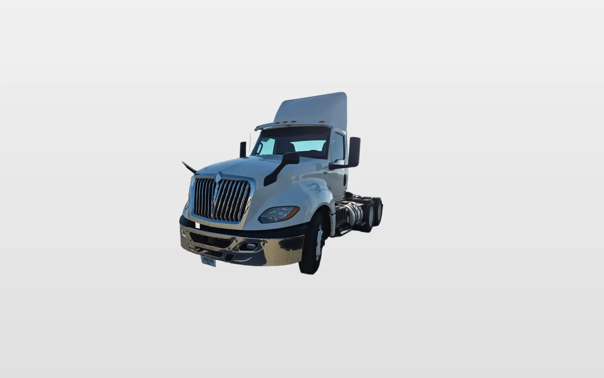 2019 International LT — photo 1