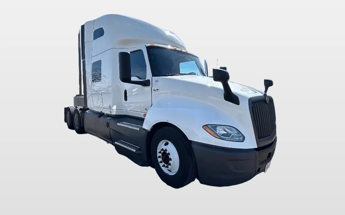 2023 International LT — photo 1