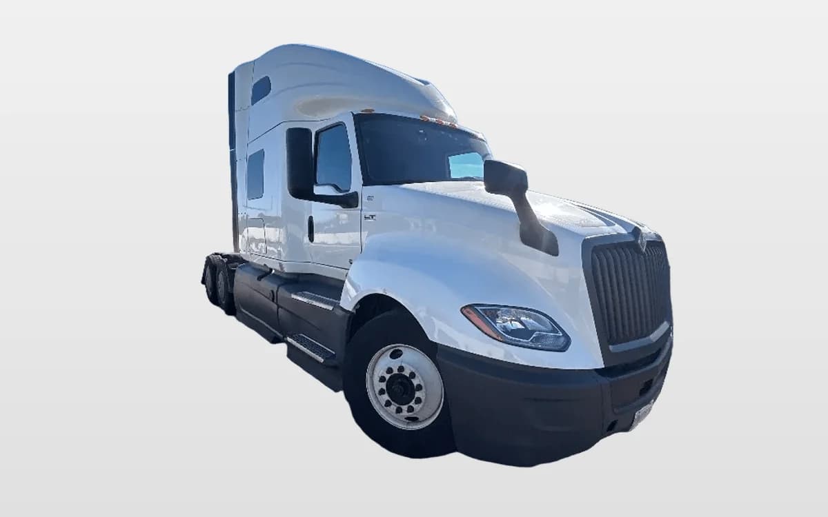 2023 International LT — photo 1