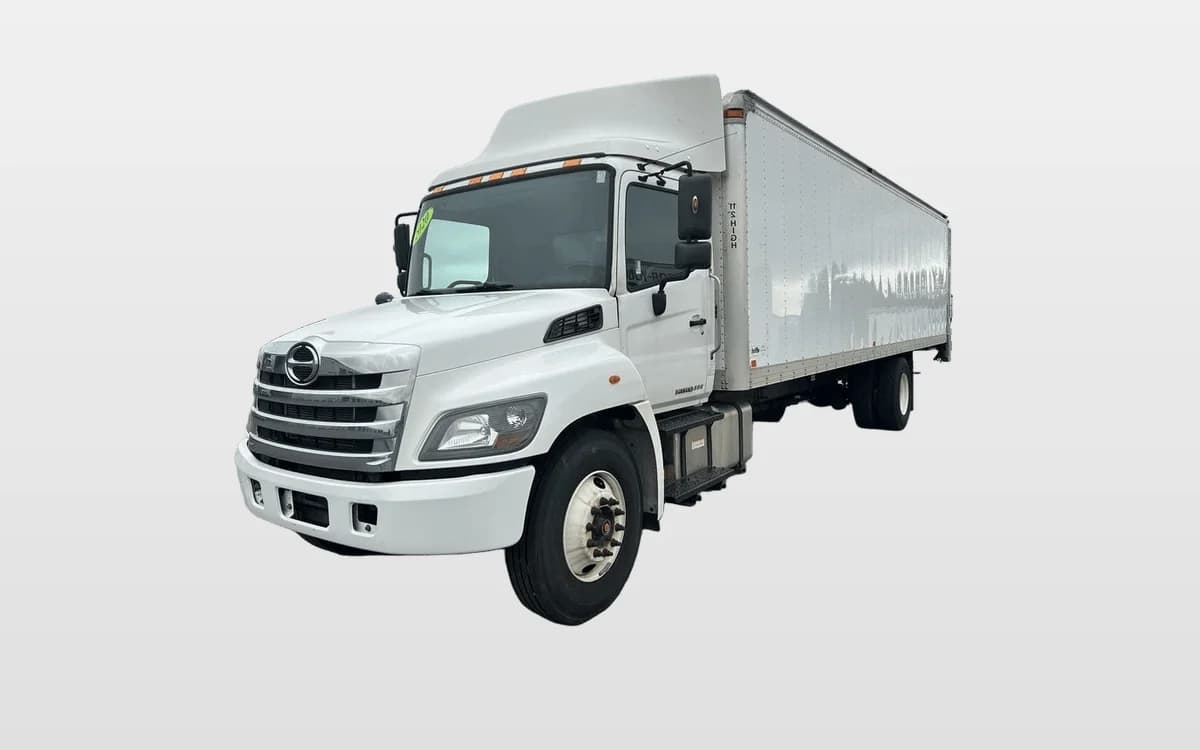 2020 Hino 338 — photo 1