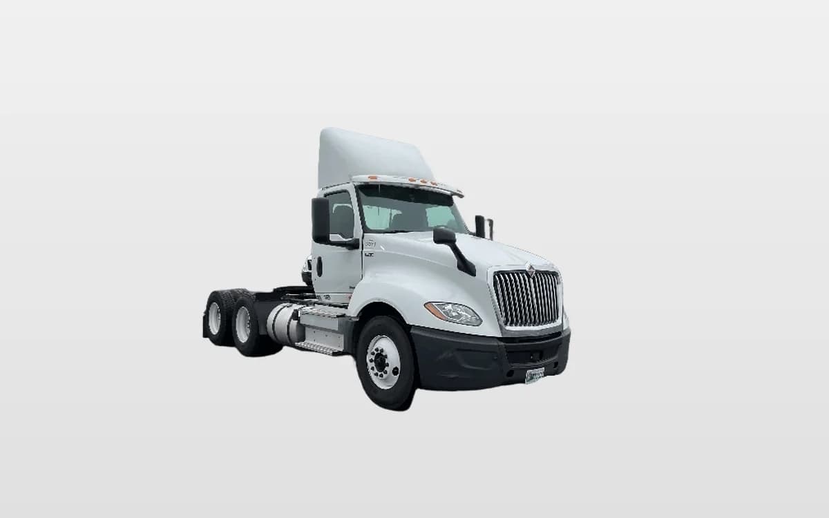 2019 International LT — photo 1