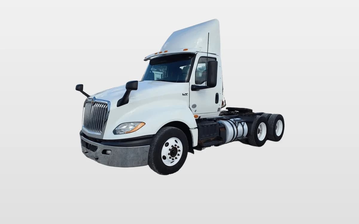 2019 International LT — photo 1