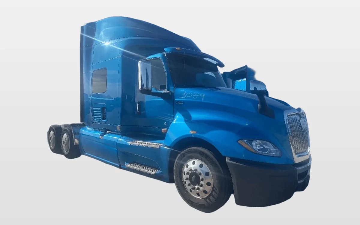 2020 International LT — photo 1