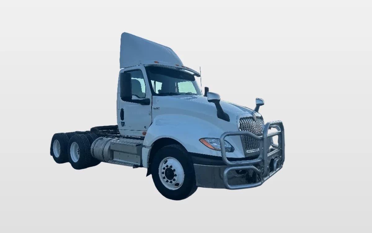 2020 International LT — photo 1