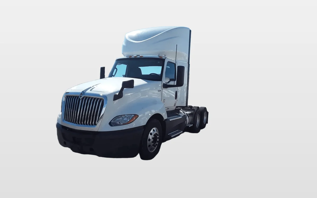 2021 International LT — photo 1