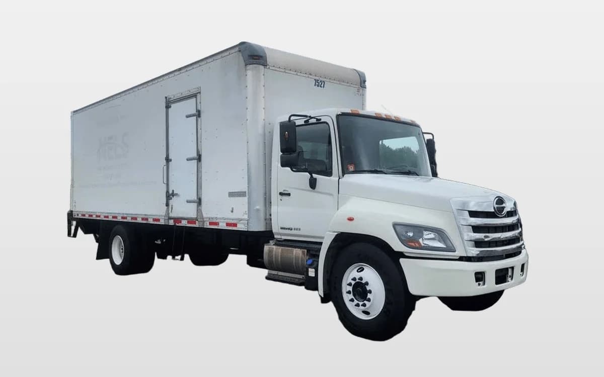 2017 Hino 268 — photo 1