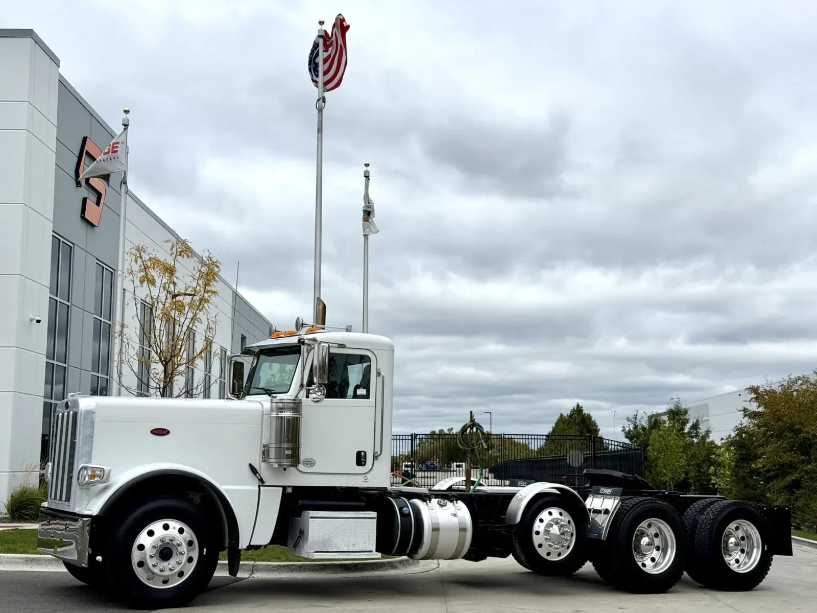 2020 Peterbilt 389