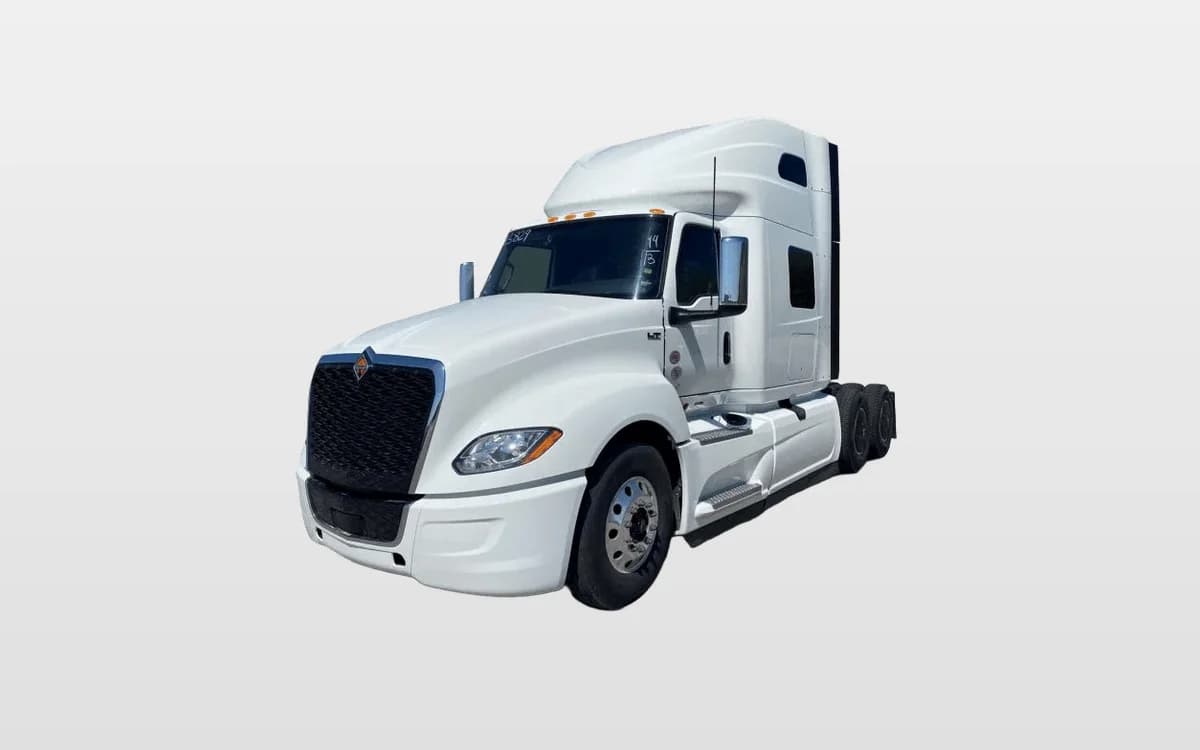 2026 International LT — photo 1