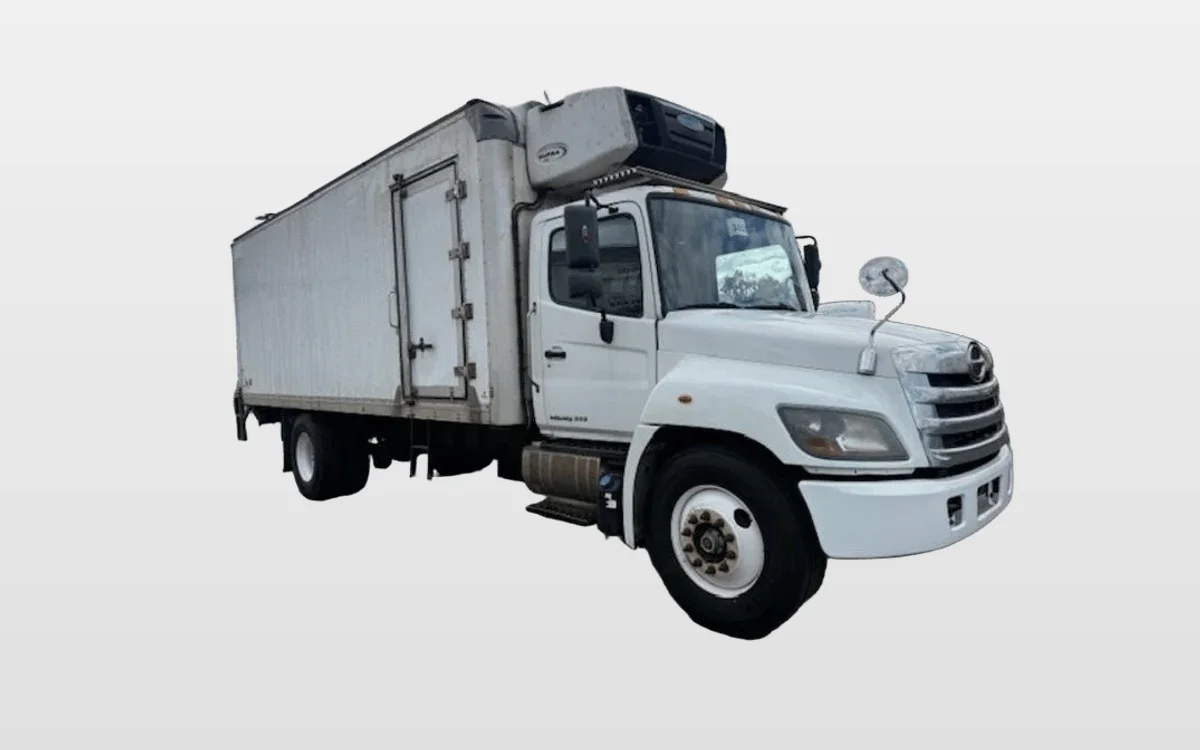 2019 Hino 268 — photo 1