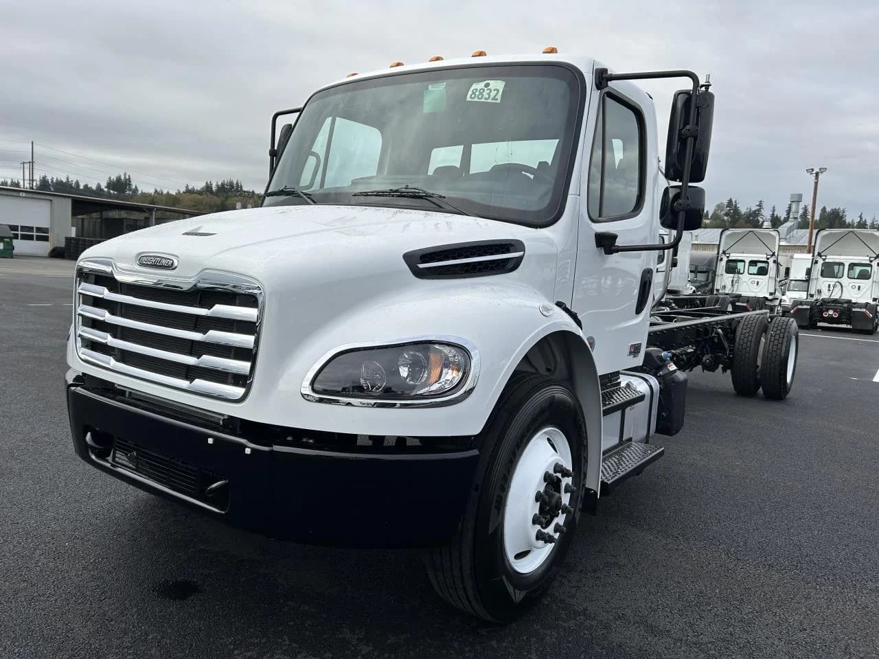 2025 Freightliner M2 106
