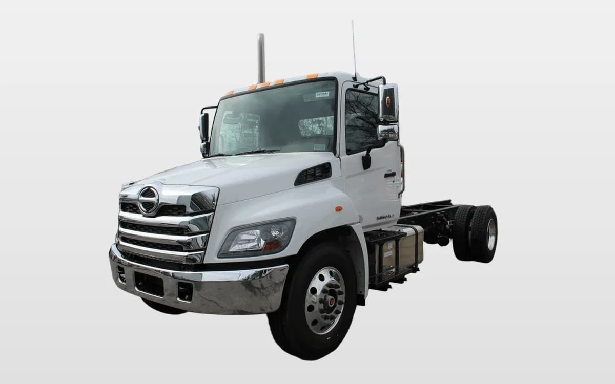 2025 Hino L7 — photo 1