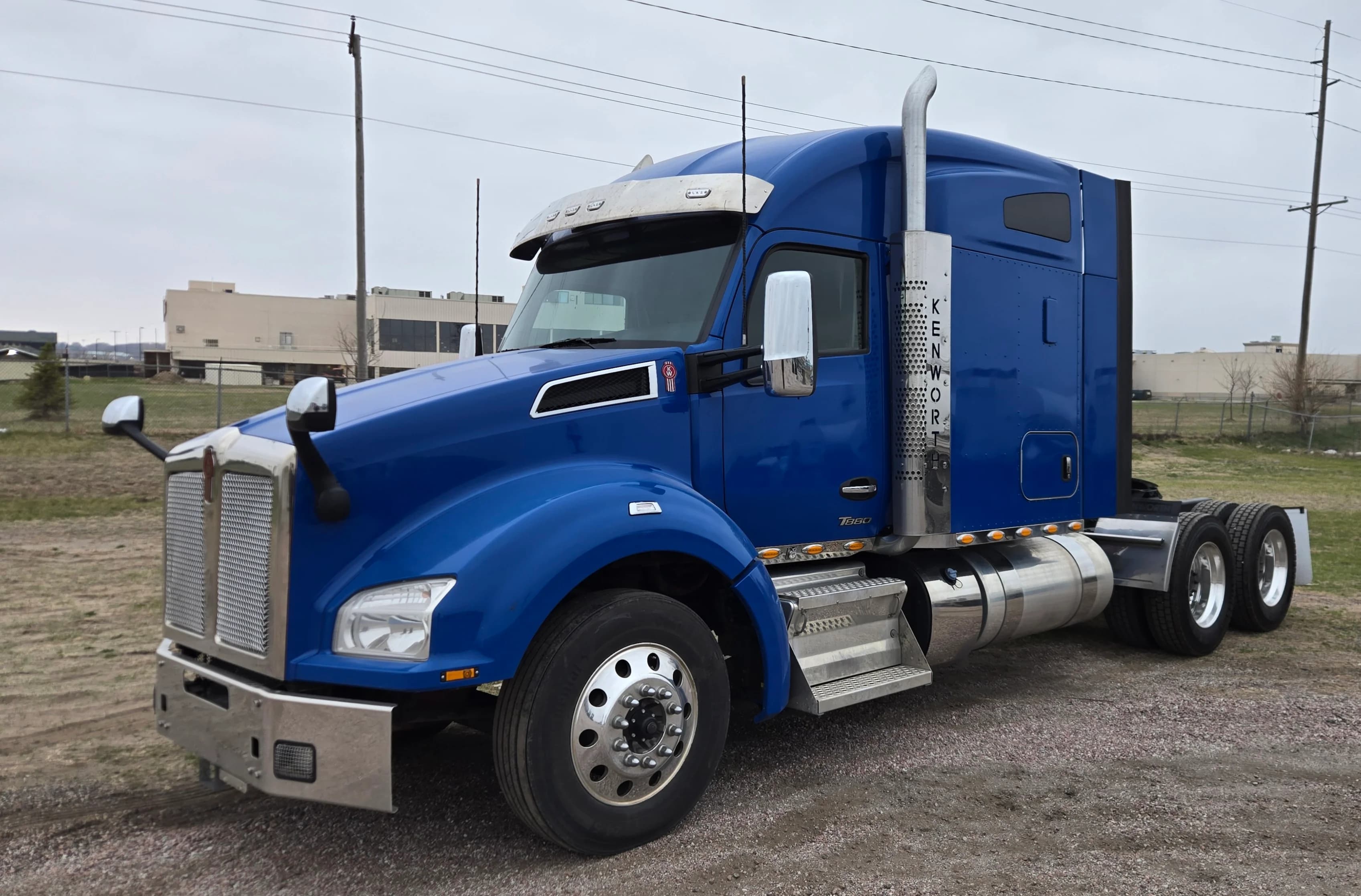 2023 Kenworth T880