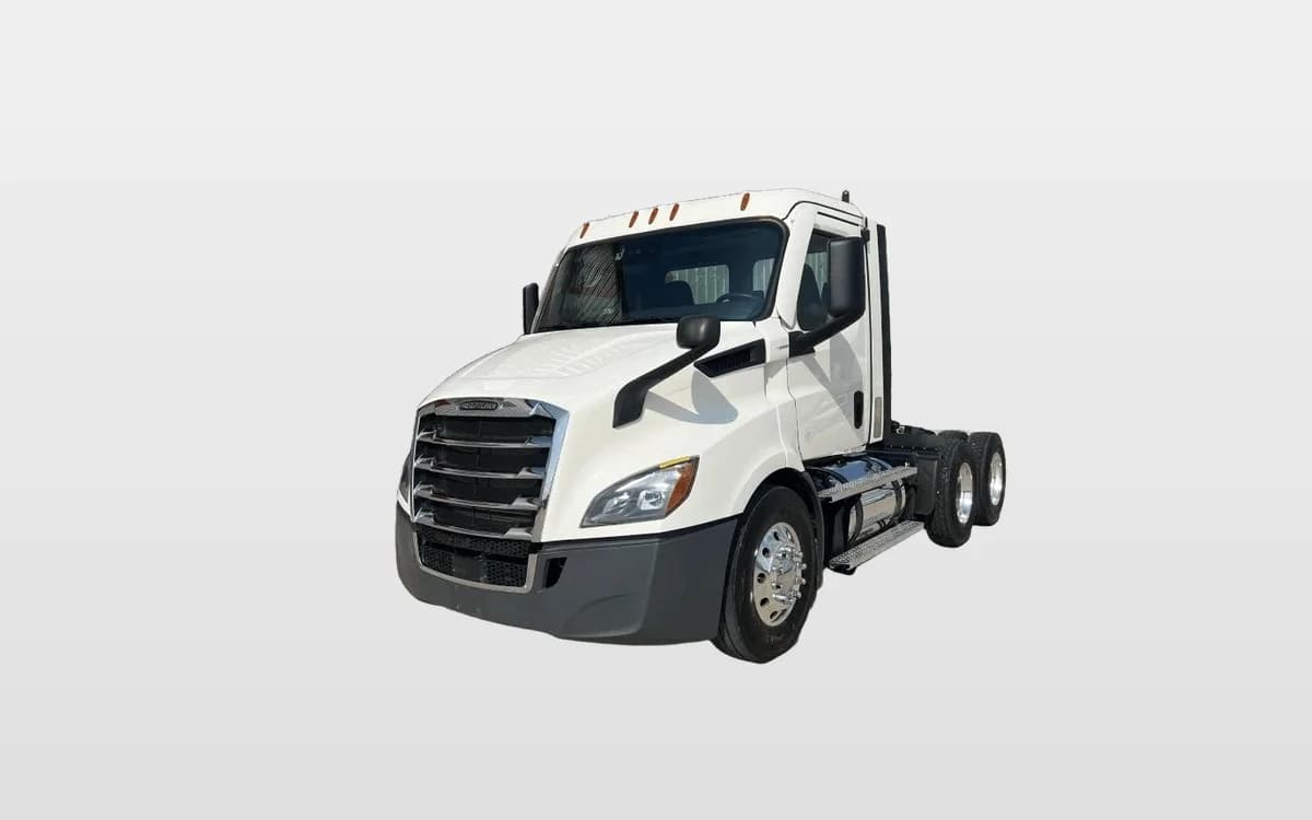 2021 Freightliner Cascadia — photo 1