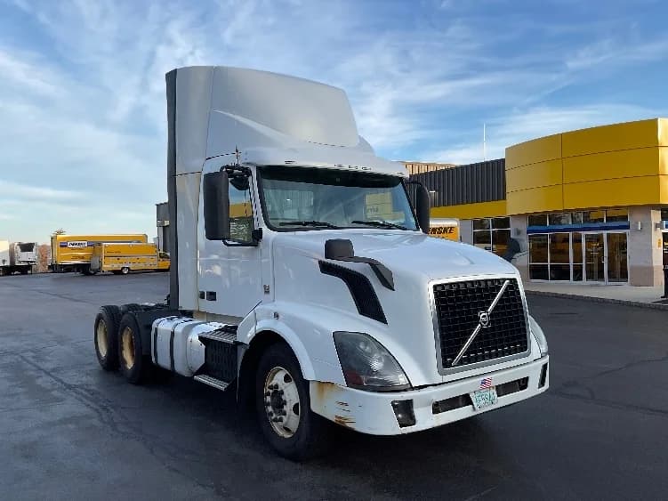 2015 Volvo VNL 300