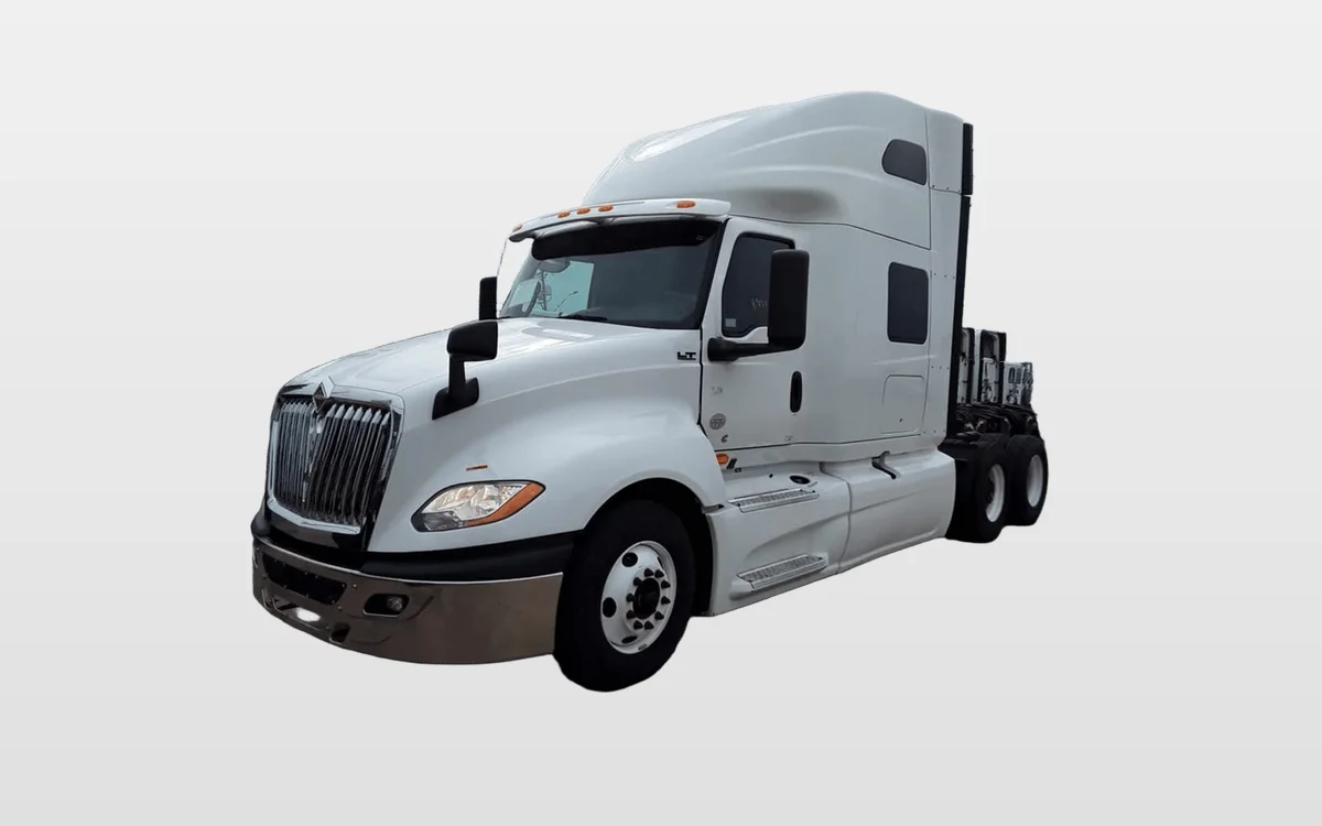 2019 International LT — photo 1