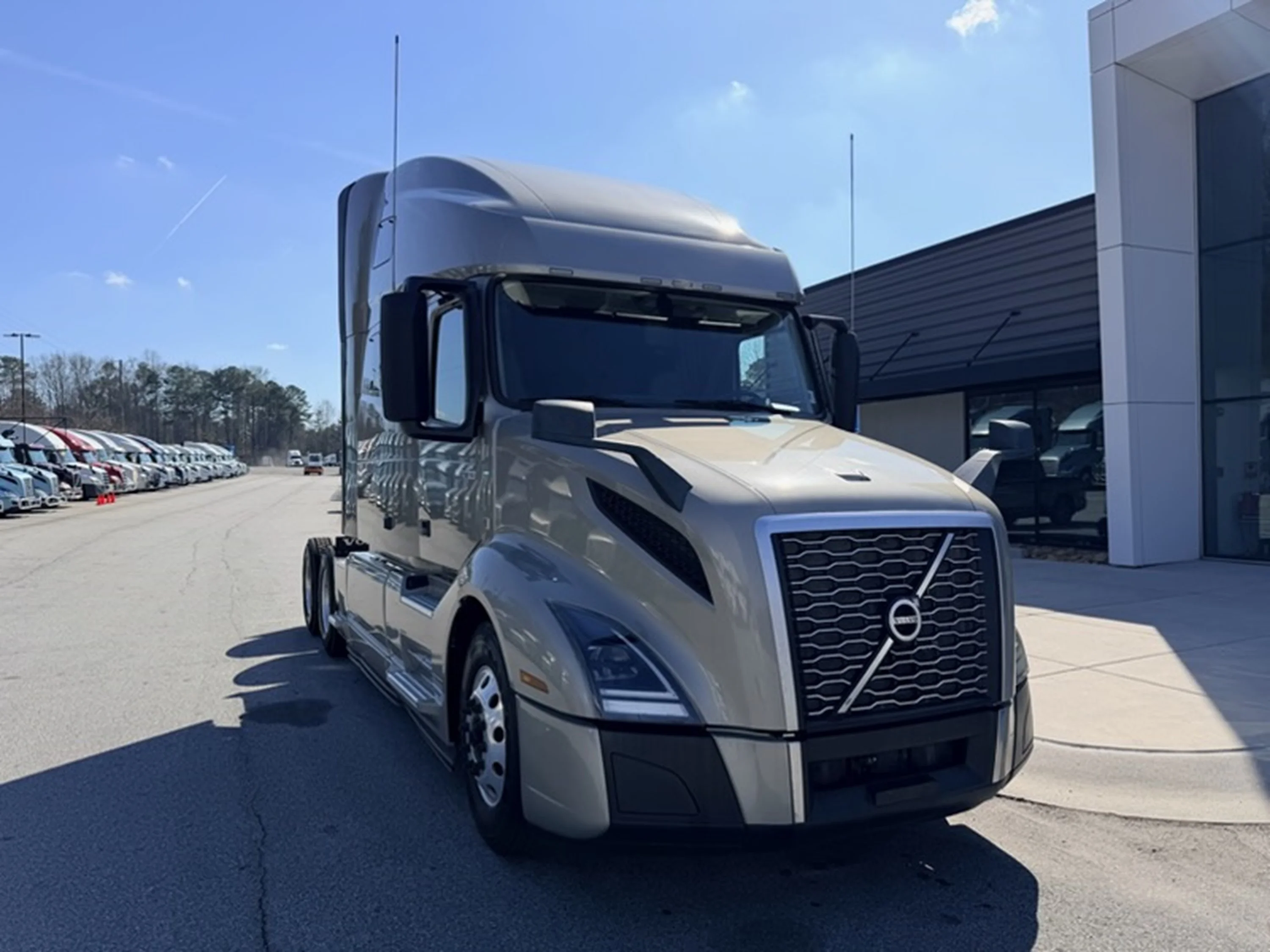 2022 Volvo VNL 760