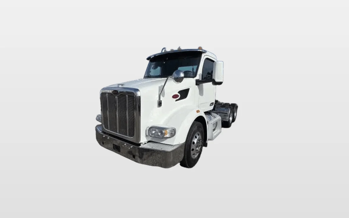 2023 Peterbilt 567 — photo 1