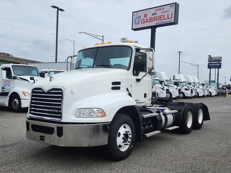 2016 Mack Pinnacle
