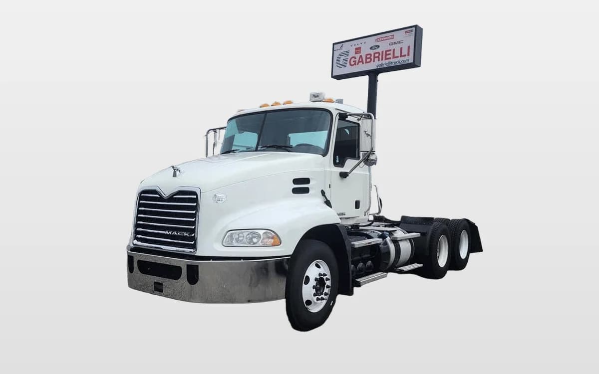 2016 Mack Pinnacle — photo 1