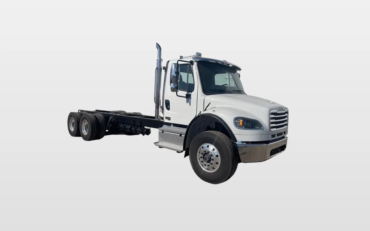 2026 Freightliner M2 106 — photo 1