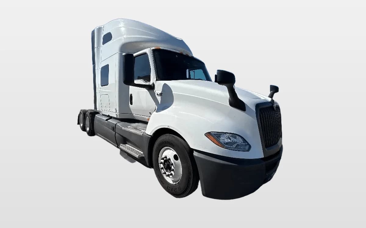 2023 International LT — photo 1