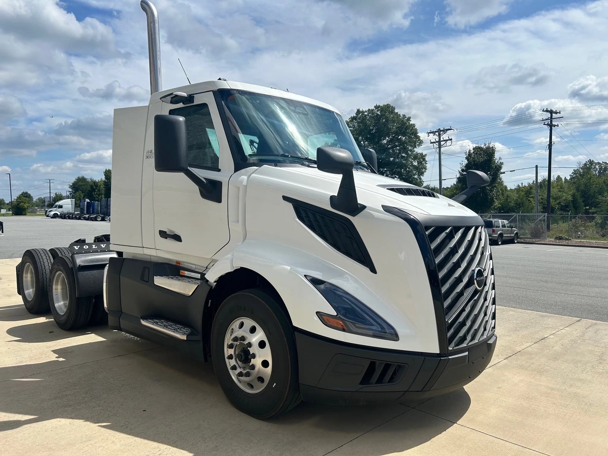 2025 Volvo VNL 300